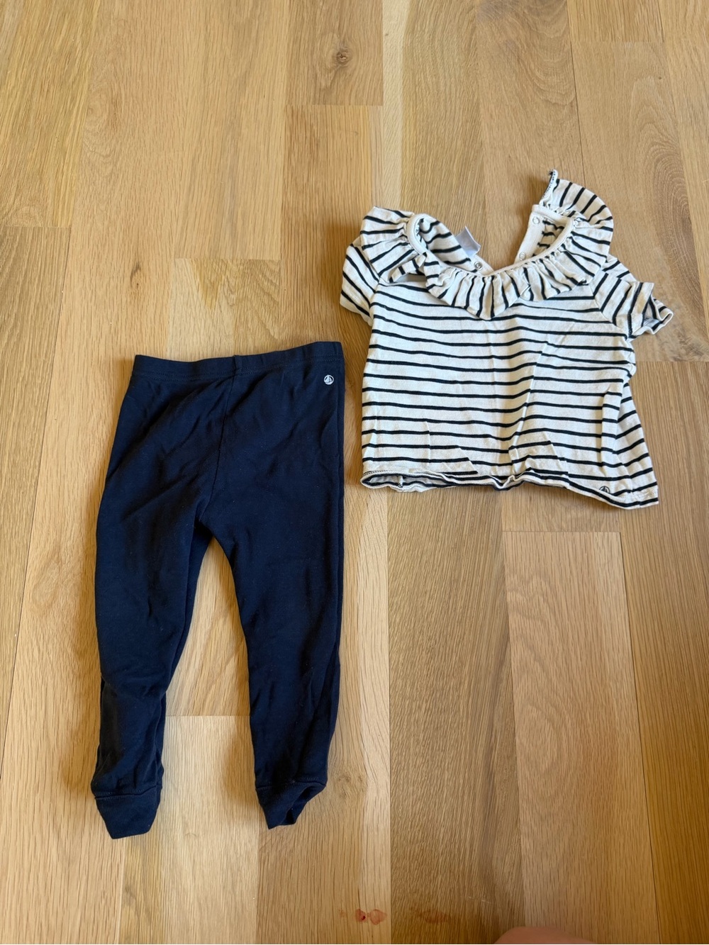 Petit bateau top and legging set